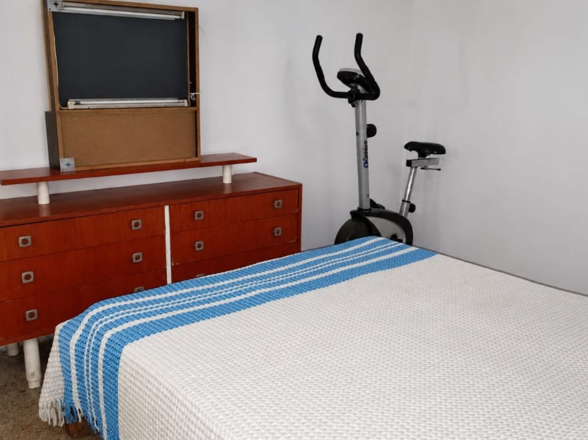 Ofrece en Venta Casa con Ambientes en Gris para Remodelar, Ubicada en la Urb. El Morro II, San Diego, Carabobo.