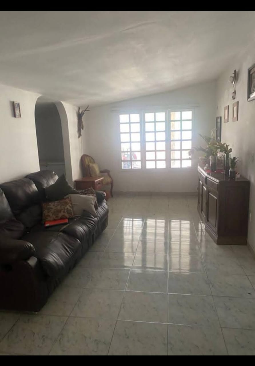 Espaciosa Casa para Amplia Familia.