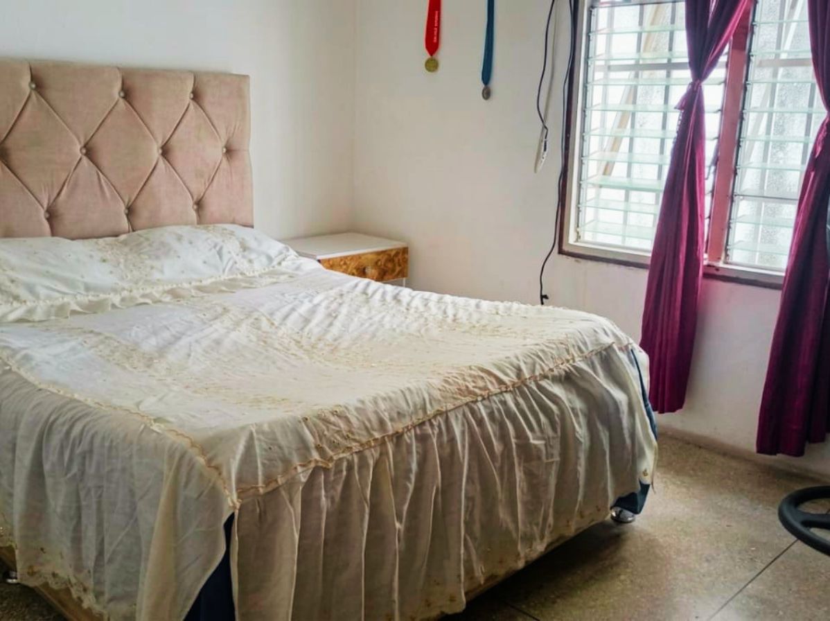Ofrece en Venta Casa con Ambientes en Gris para Remodelar, Ubicada en la Urb. El Morro II, San Diego, Carabobo.