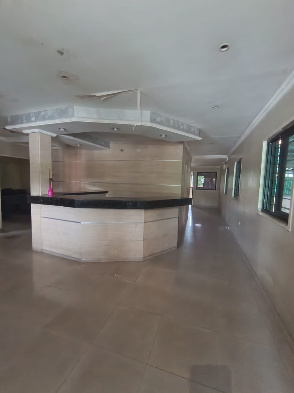 Amplio Galpón Industrial / Comercial