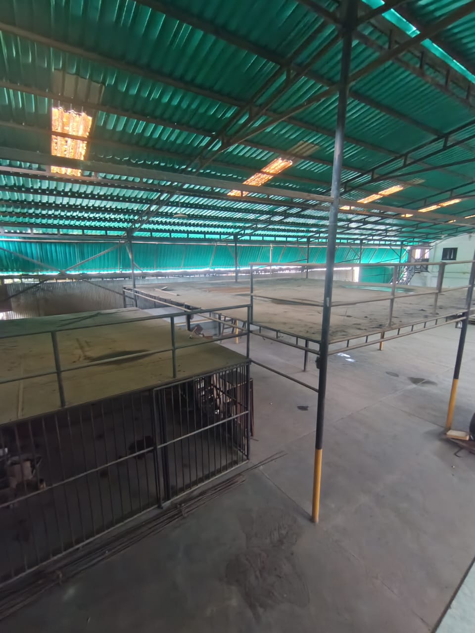 Amplio Galpón Industrial / Comercial
