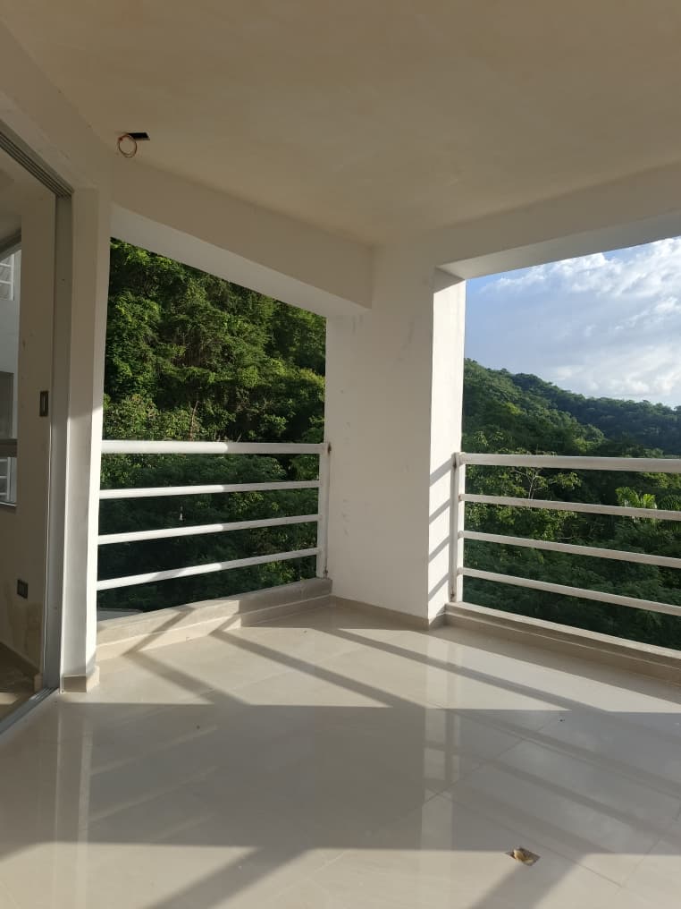 Vende Apartamento a Estrenar en Obra Blanca, Ubicado en El C.R Buena Vista Suites, Trigaleña Alta, Valencia, Carabobo.